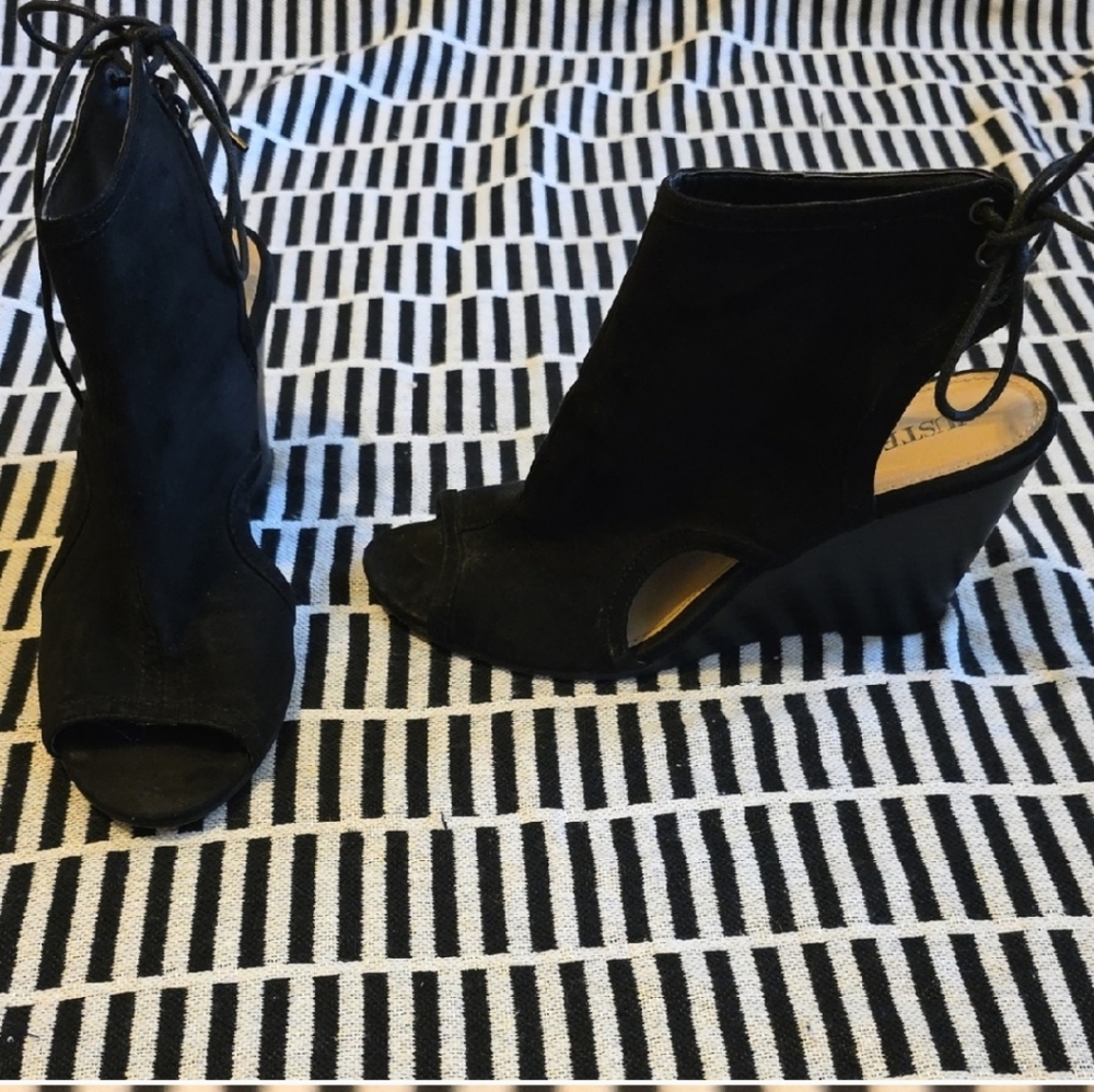 JustFab Black Peep-Toe Wedge Booties